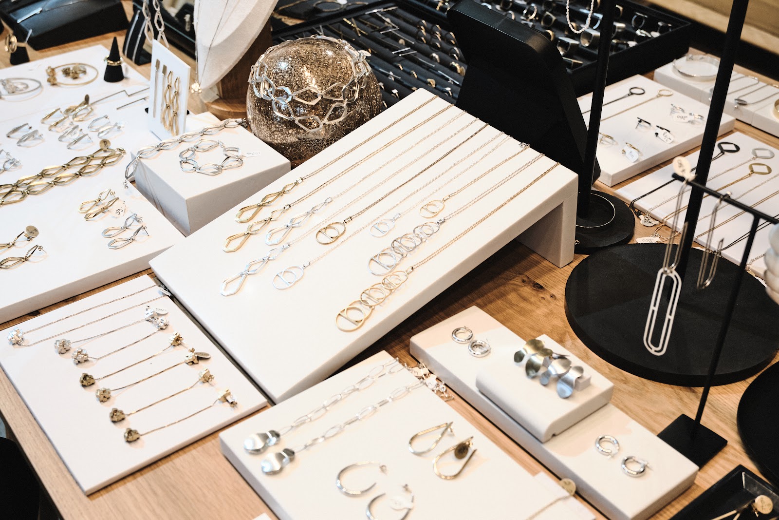 MONOM_the concept store