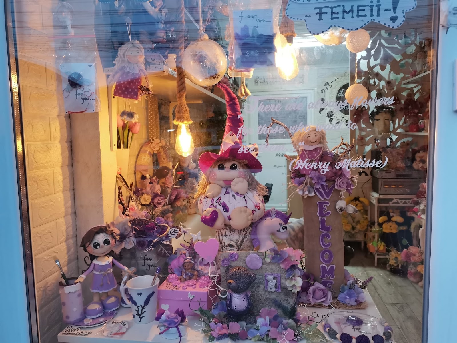 Lovely Art Boutique