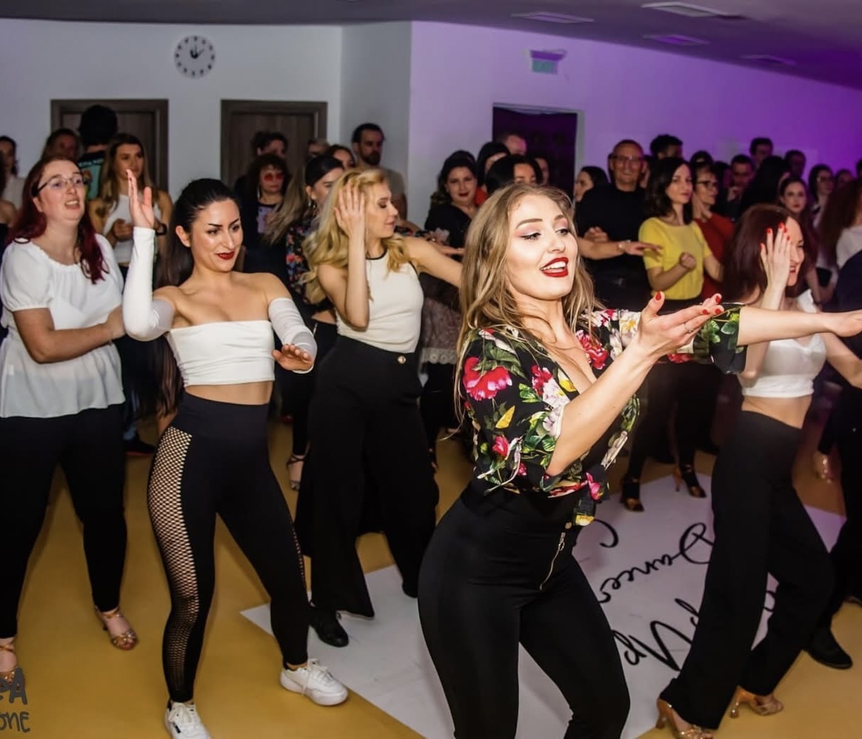 Caliente Dance Studio