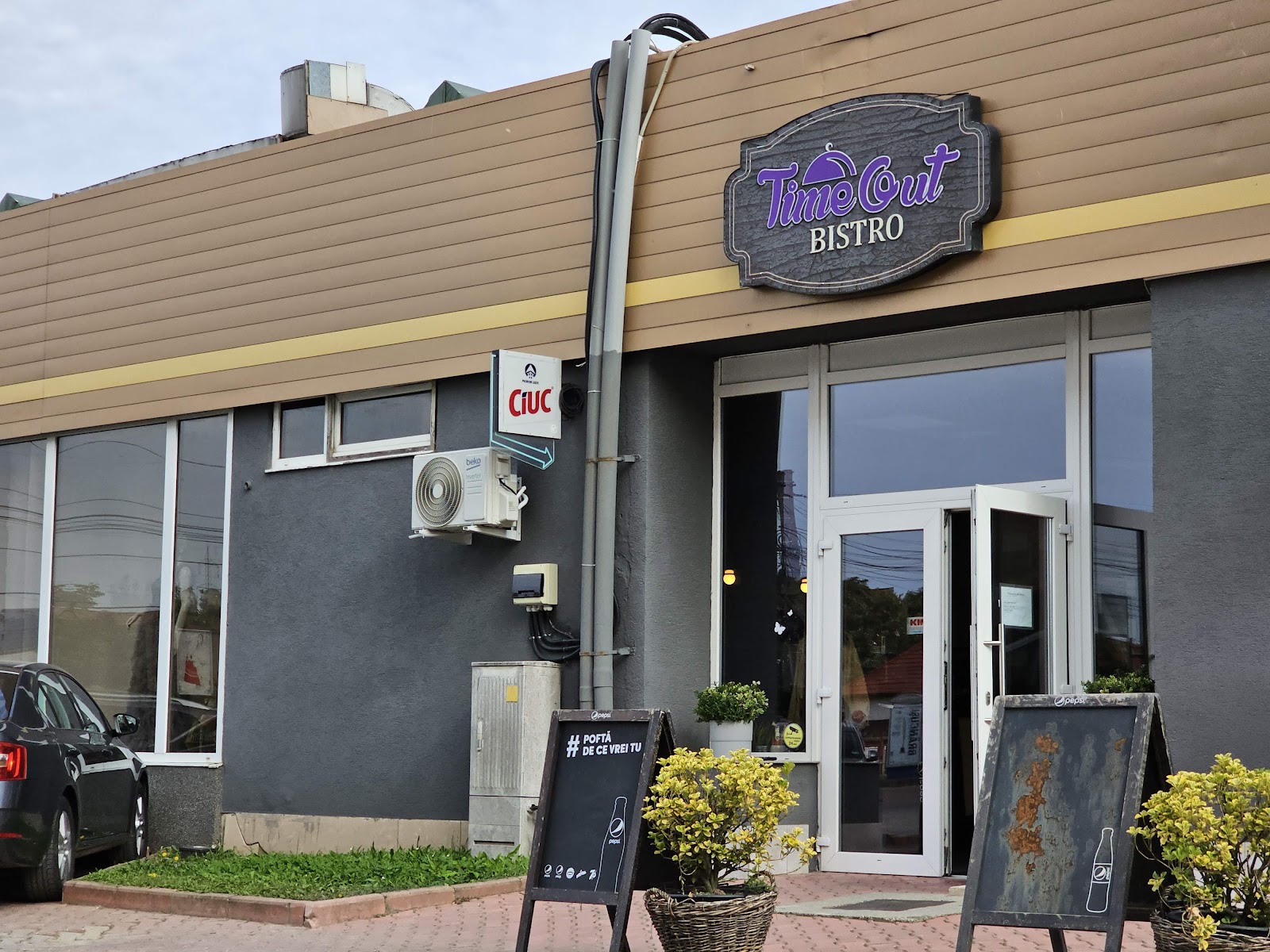 TimeOut Bistro