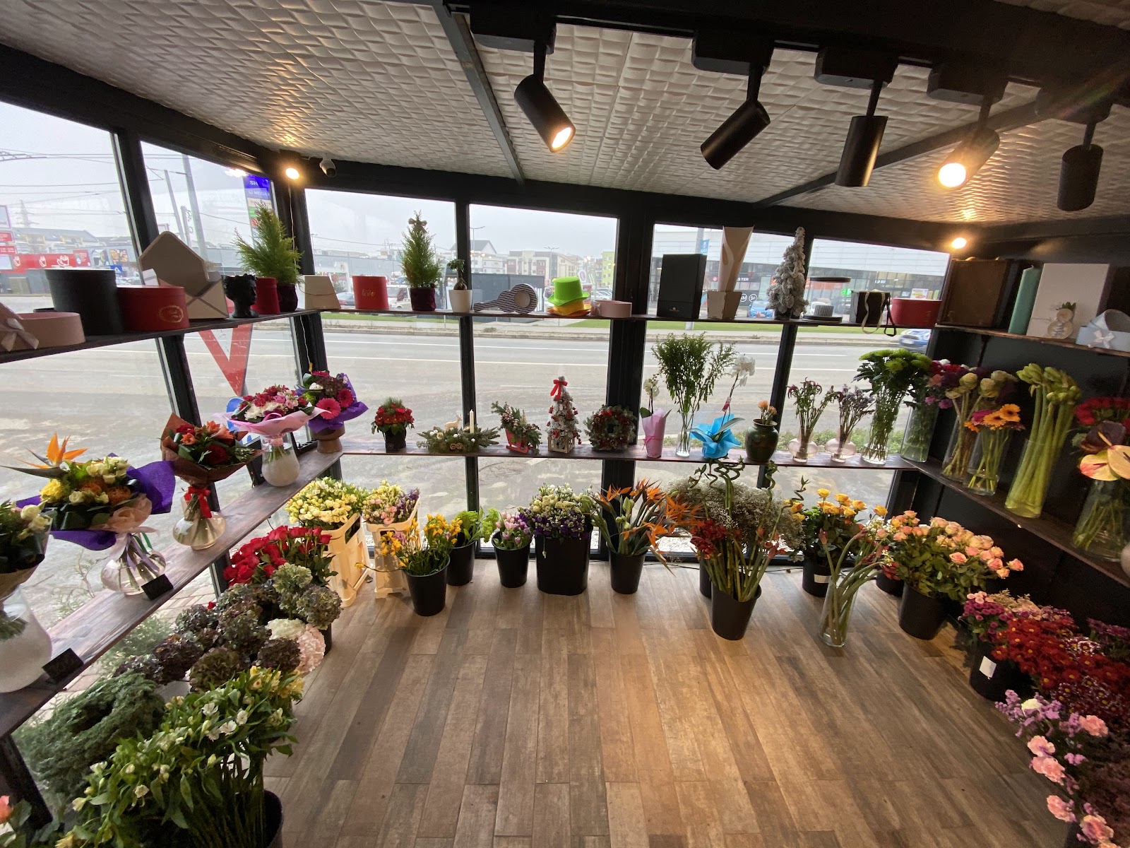 Floraria Flower Power - Buchete si Aranjamente Florale -NON STOP
