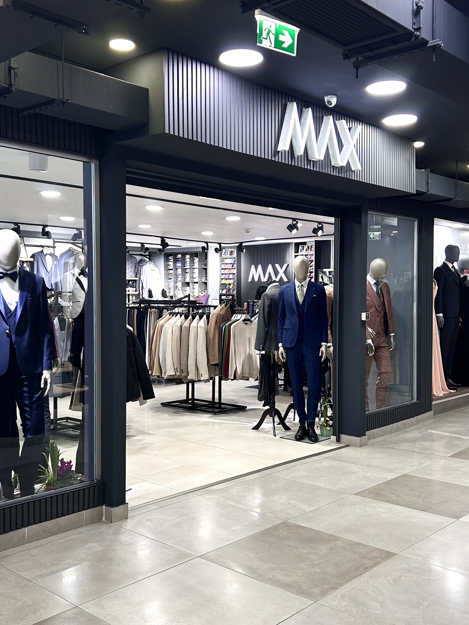 MAX Fashion