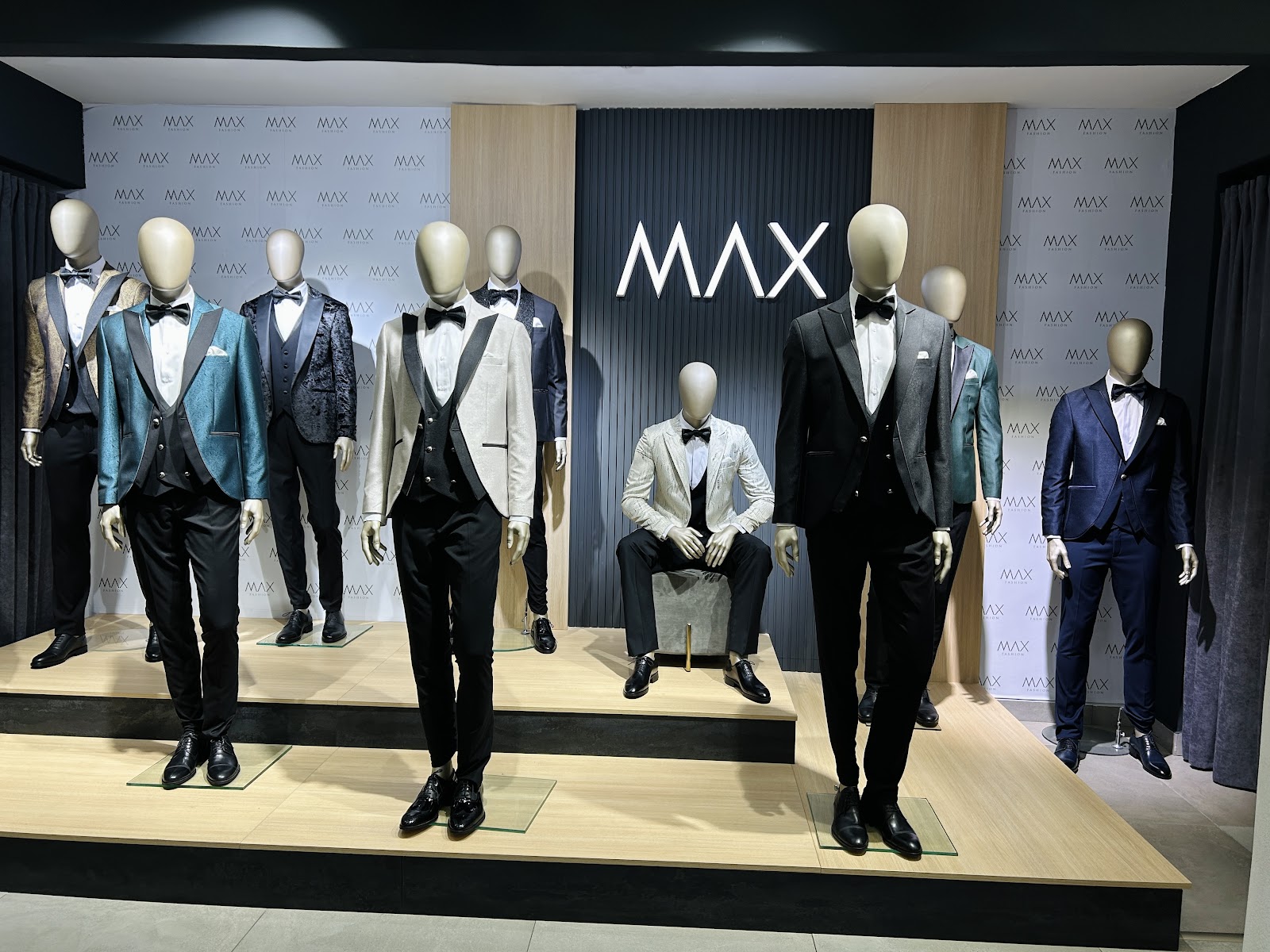 MAX Fashion