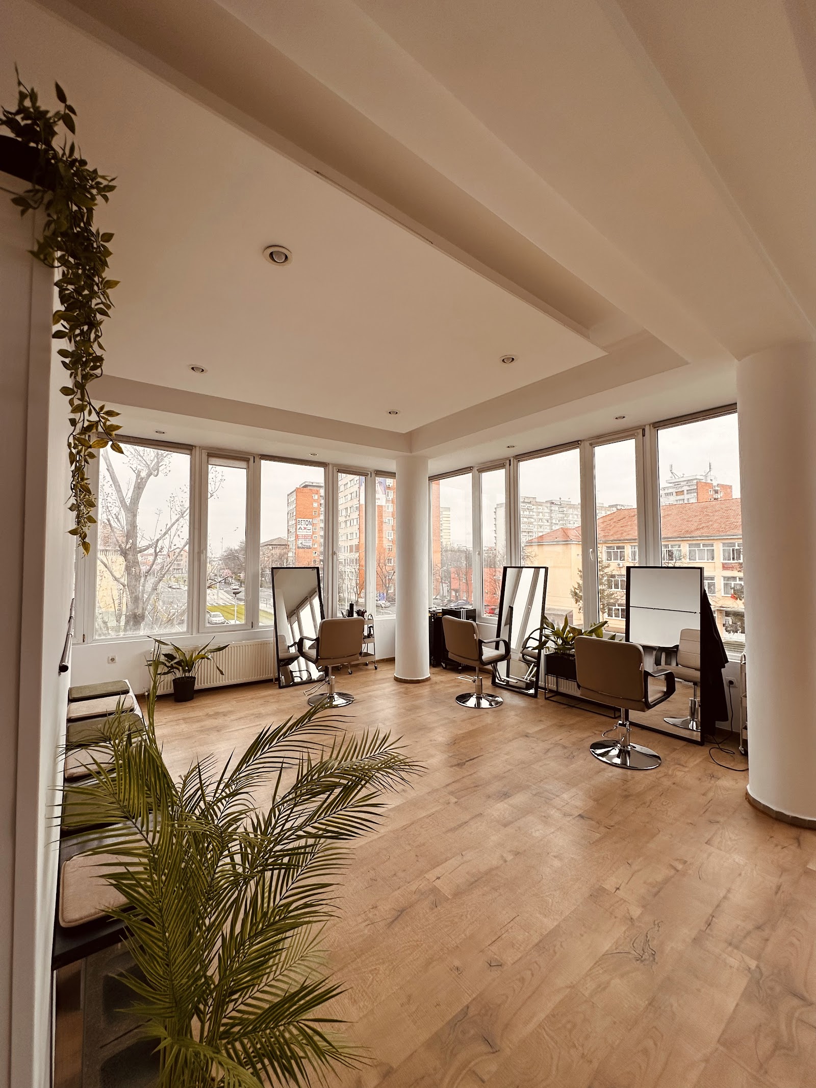BANG BANG hair & makeup studio