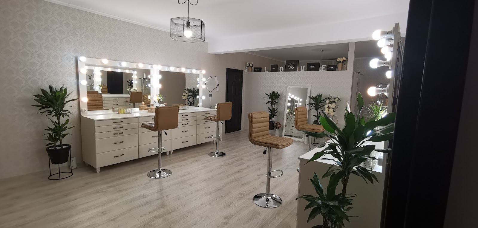 Turkoane Alexandra Make-up Artist