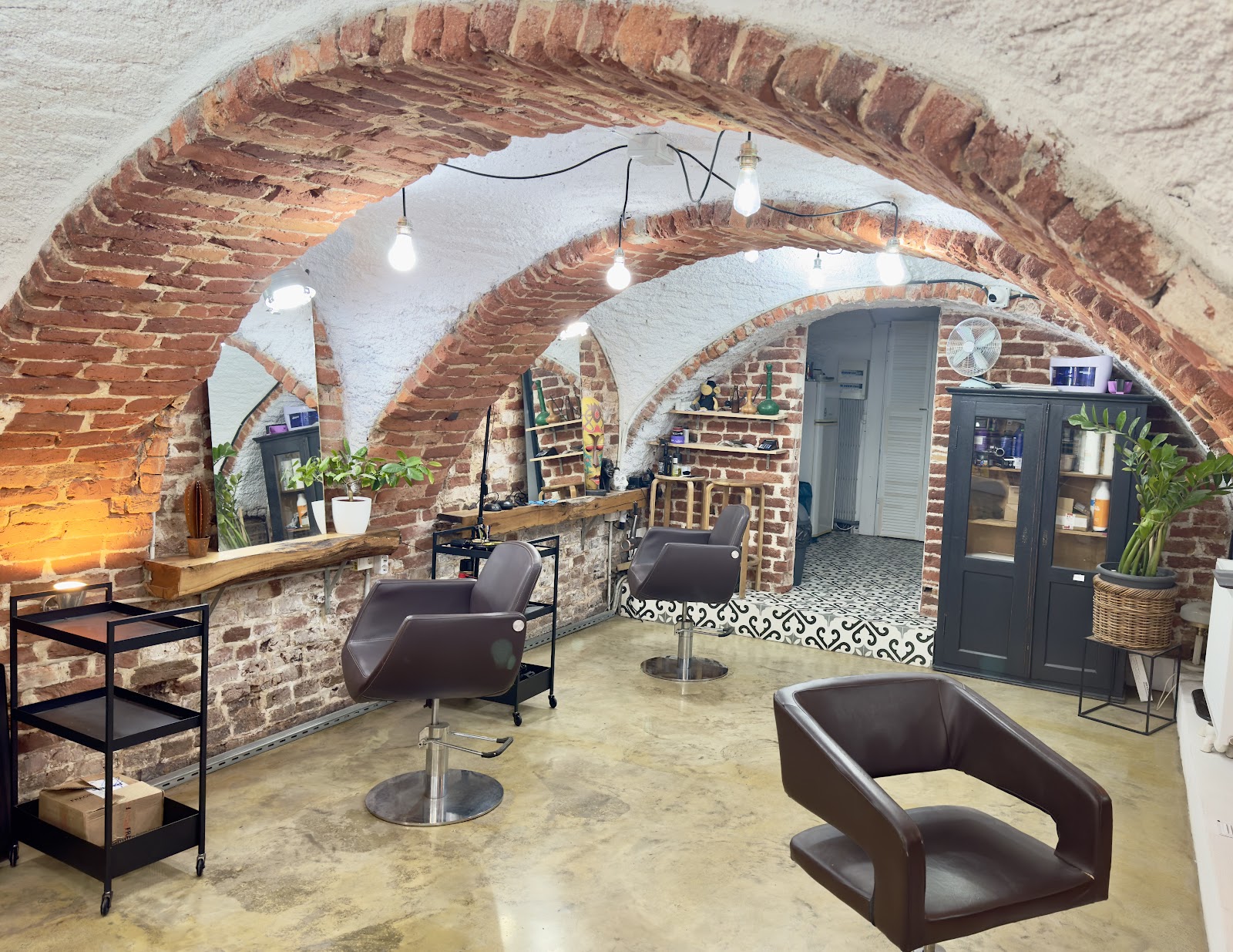 Kasa Beauty Academy & Salon