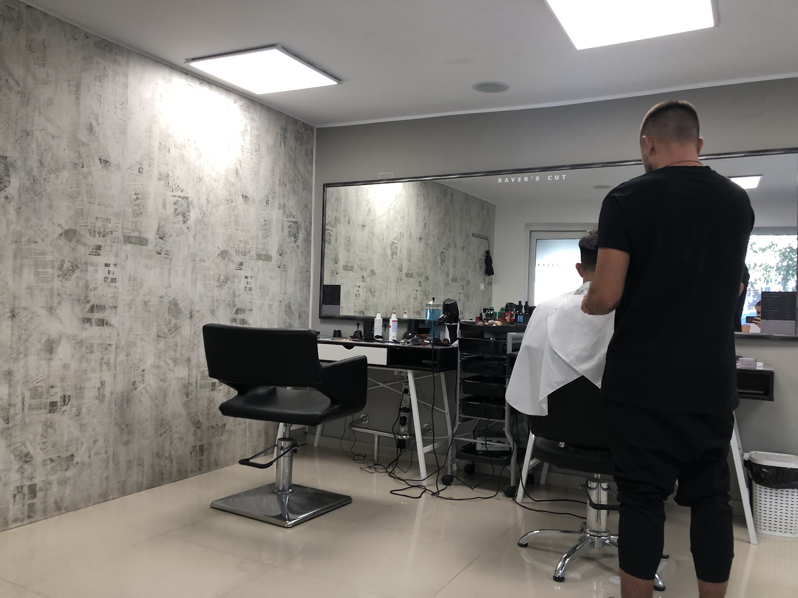 Raver's Cut Salon