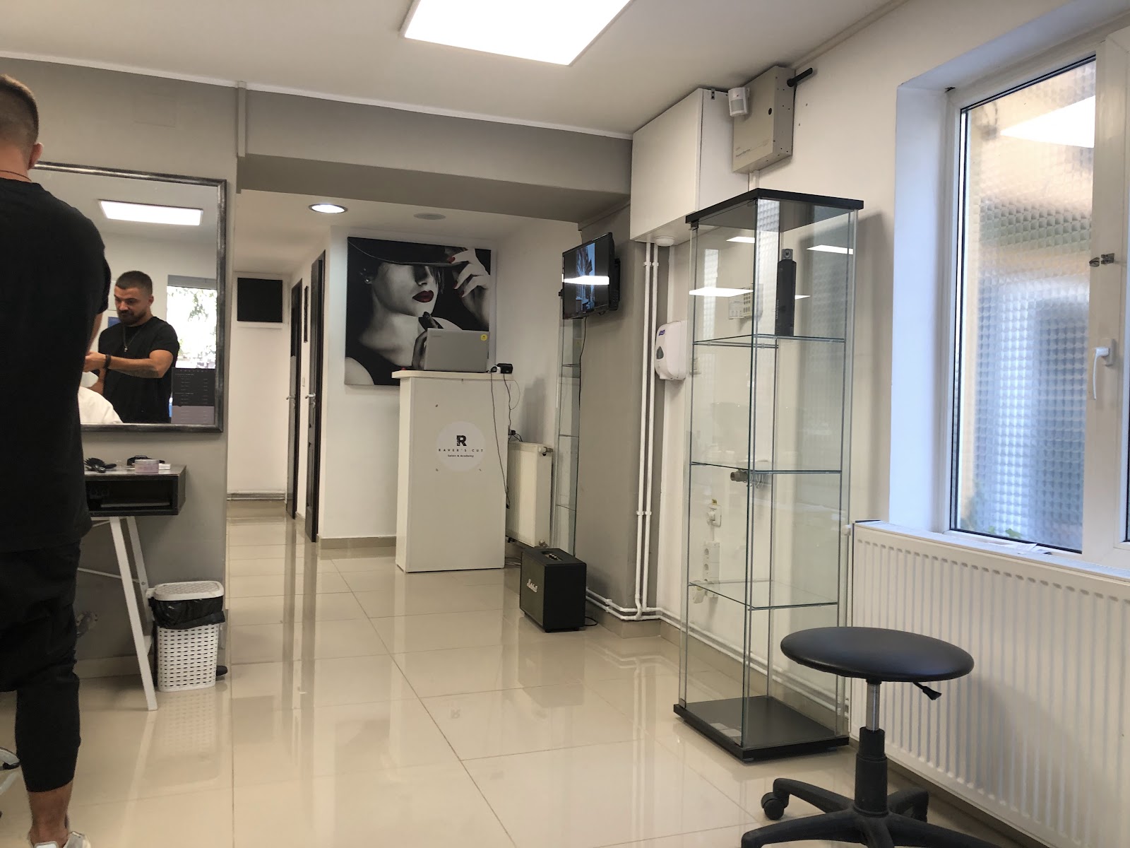 Raver's Cut Salon