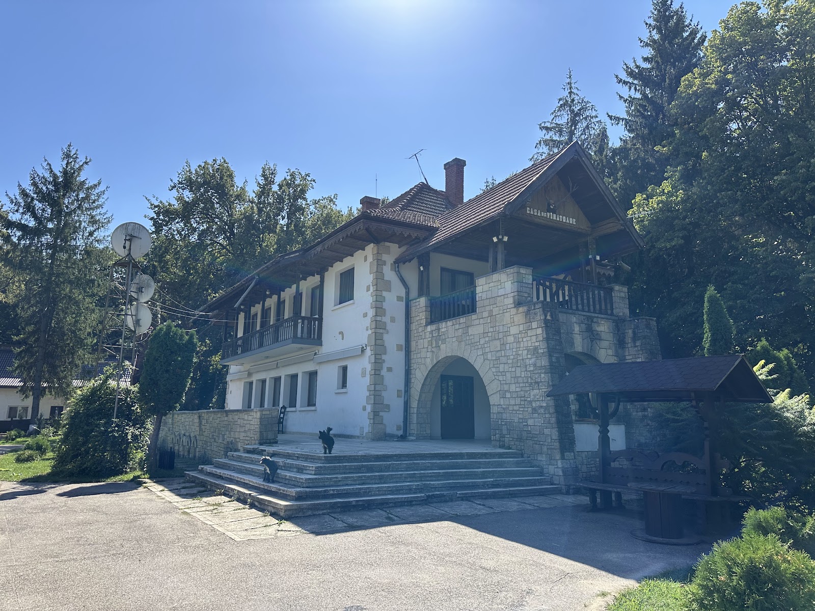 Cabana Poieni
