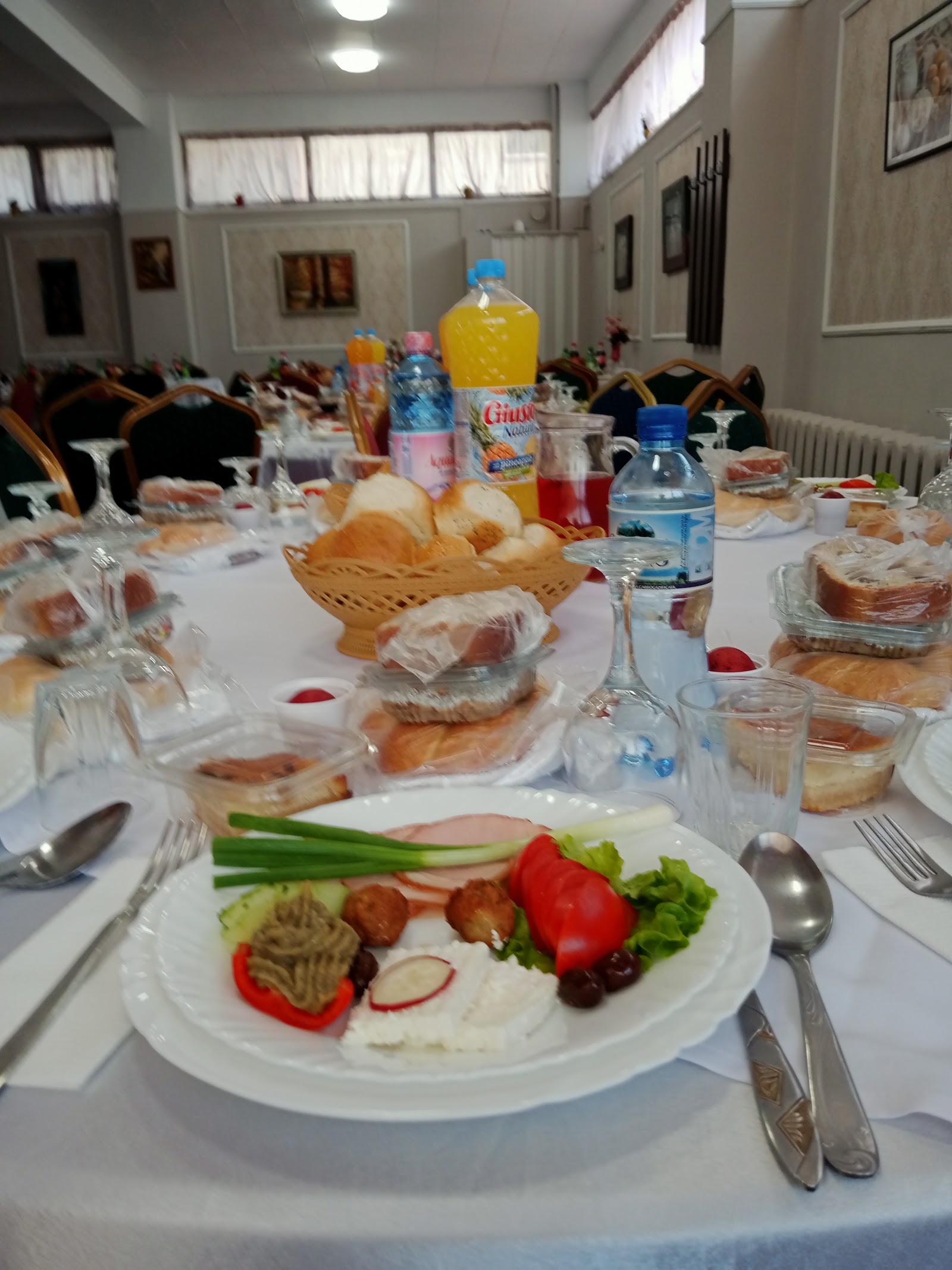 Casa cu Brazi - Firma Catering, Catering Evenimente Iasi. Meniul Zilei, Restaurant Parastas Iasi