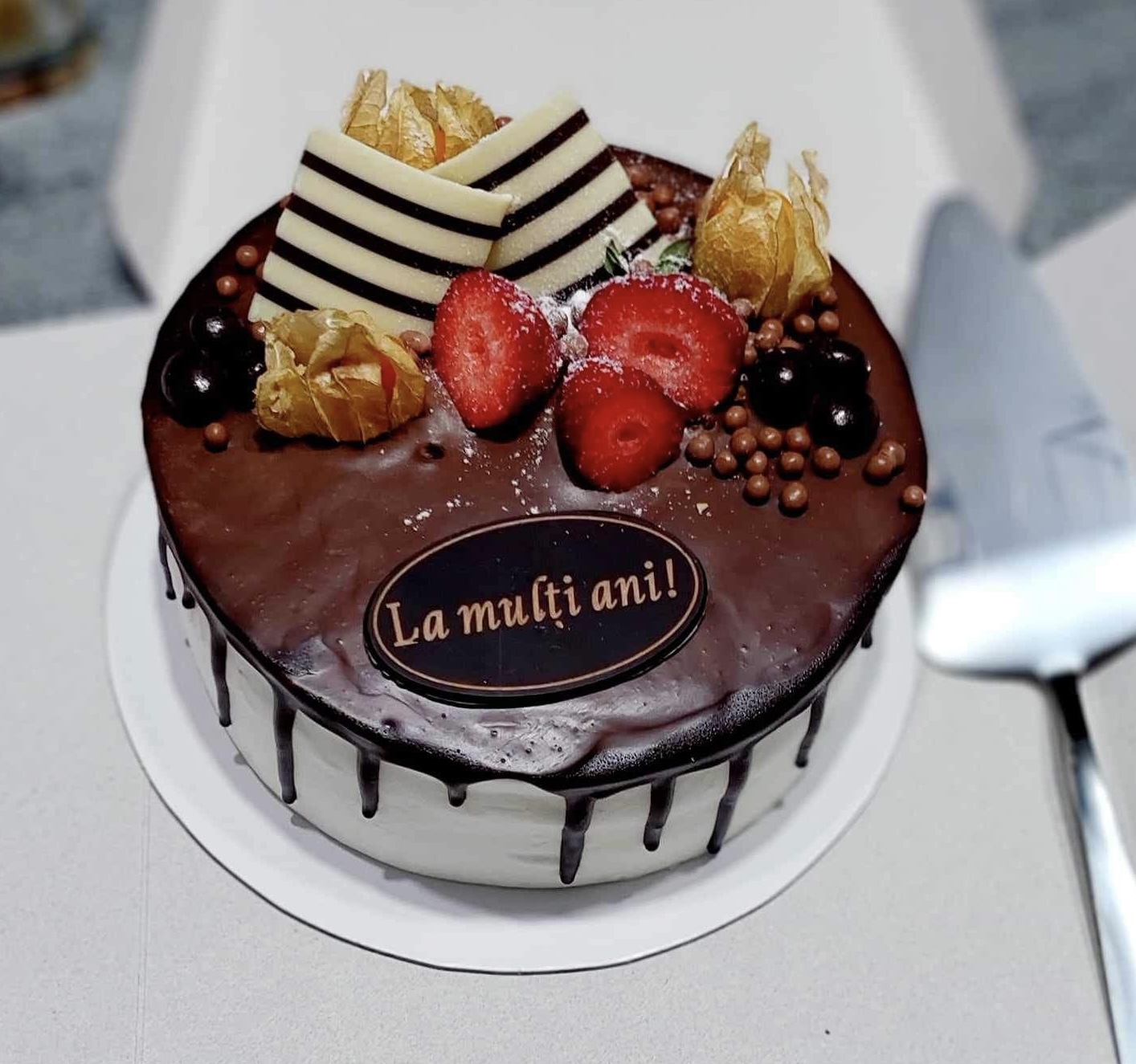 Paradiso - Cofetarie Iasi Livrare Domiciliu - Comanda Tort Online - Candy Bar Nunta