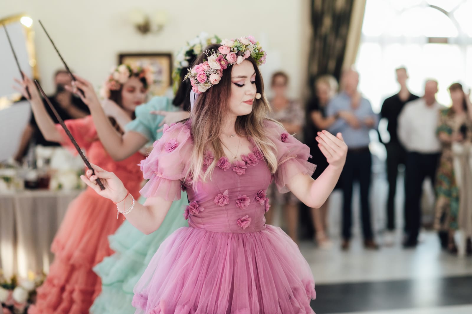 Zbânț – ursitoare, animatori, decoruri, cabina foto – servicii pentru evenimente
