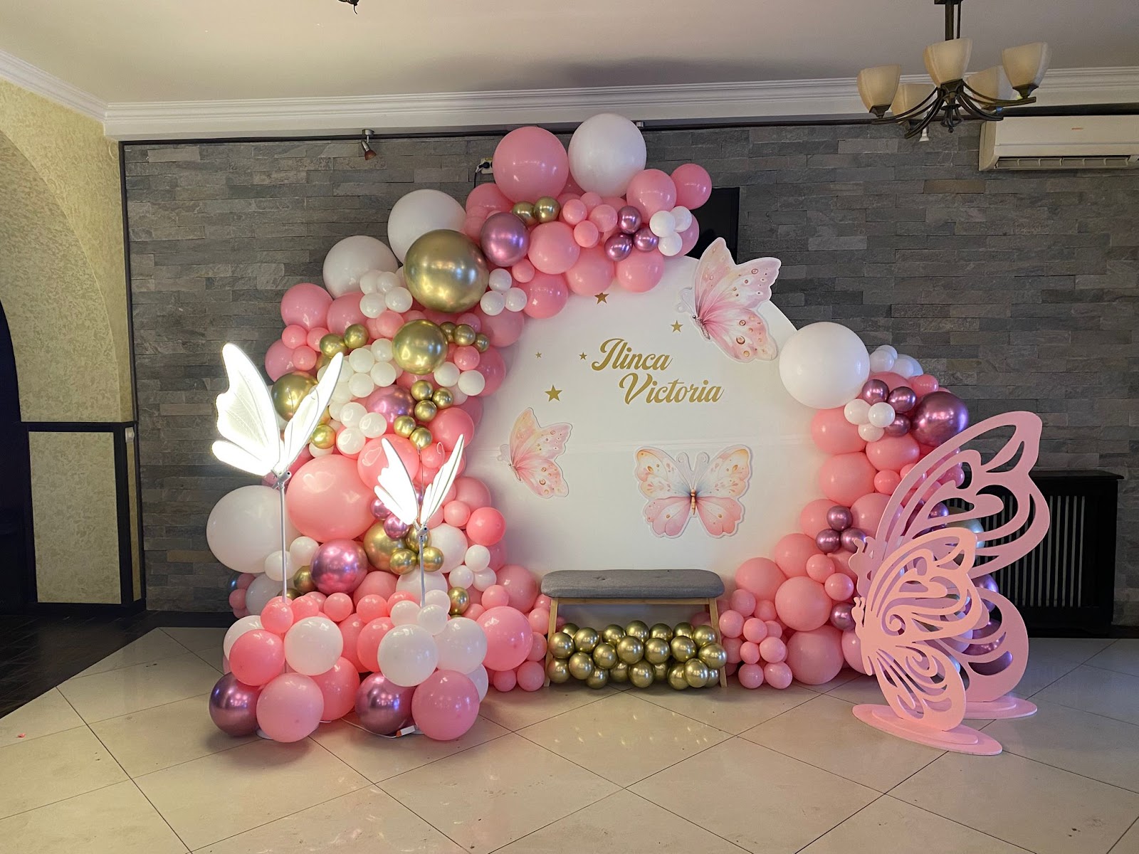 Zbânț – ursitoare, animatori, decoruri, cabina foto – servicii pentru evenimente