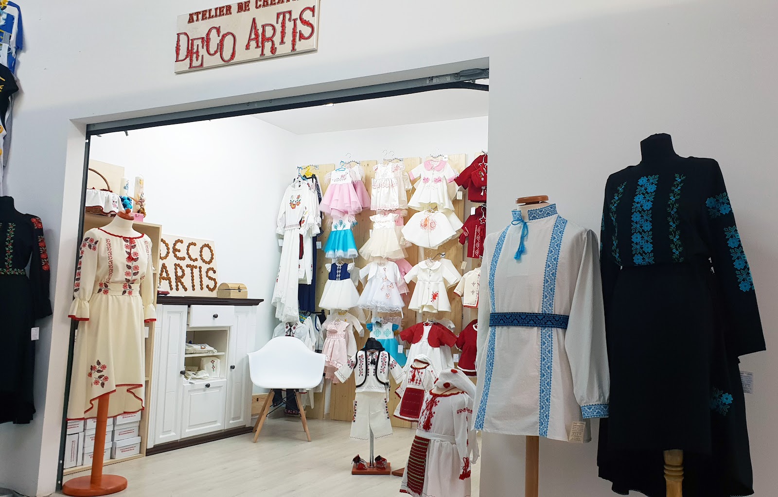 Deco-Artis - magazin Trusouri Botez Personalizate, costume botez, costume populare copii, eco printing Iasi
