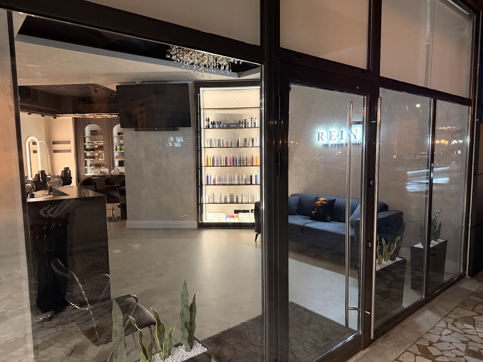Reina, The House of Beauty, Iasi