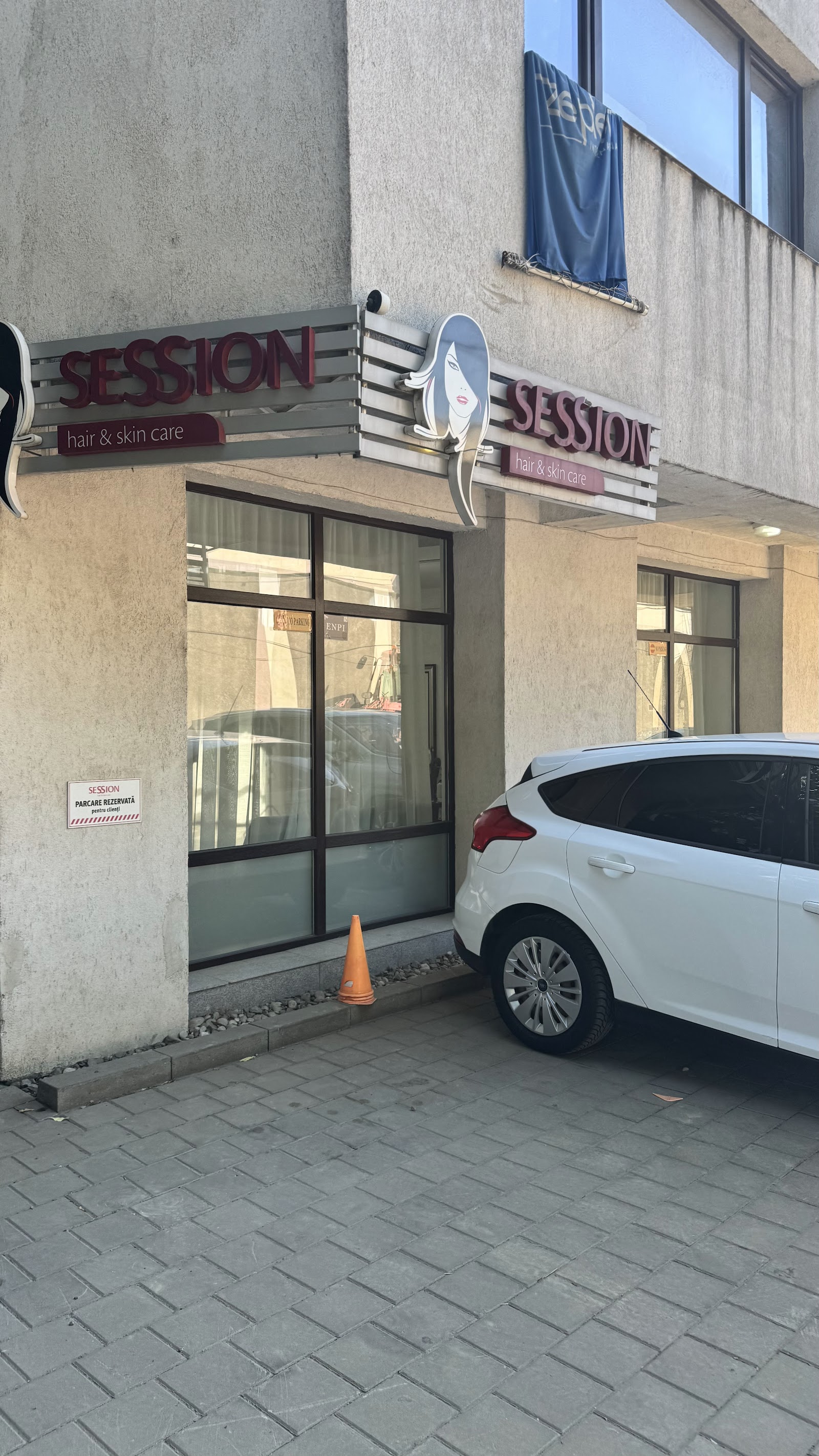 SALON SESSION
