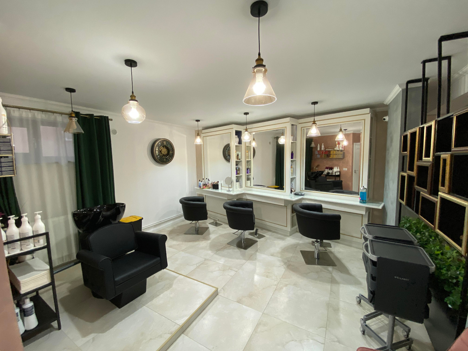 Swan Beauty Studio