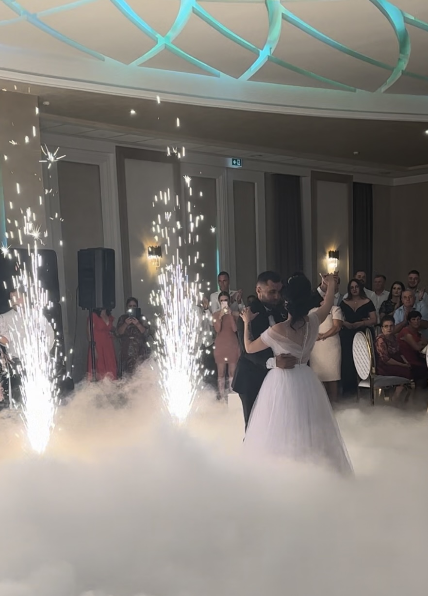 Ikim Dance - cursuri de dans popular, latino, vals & dansul mirilor
