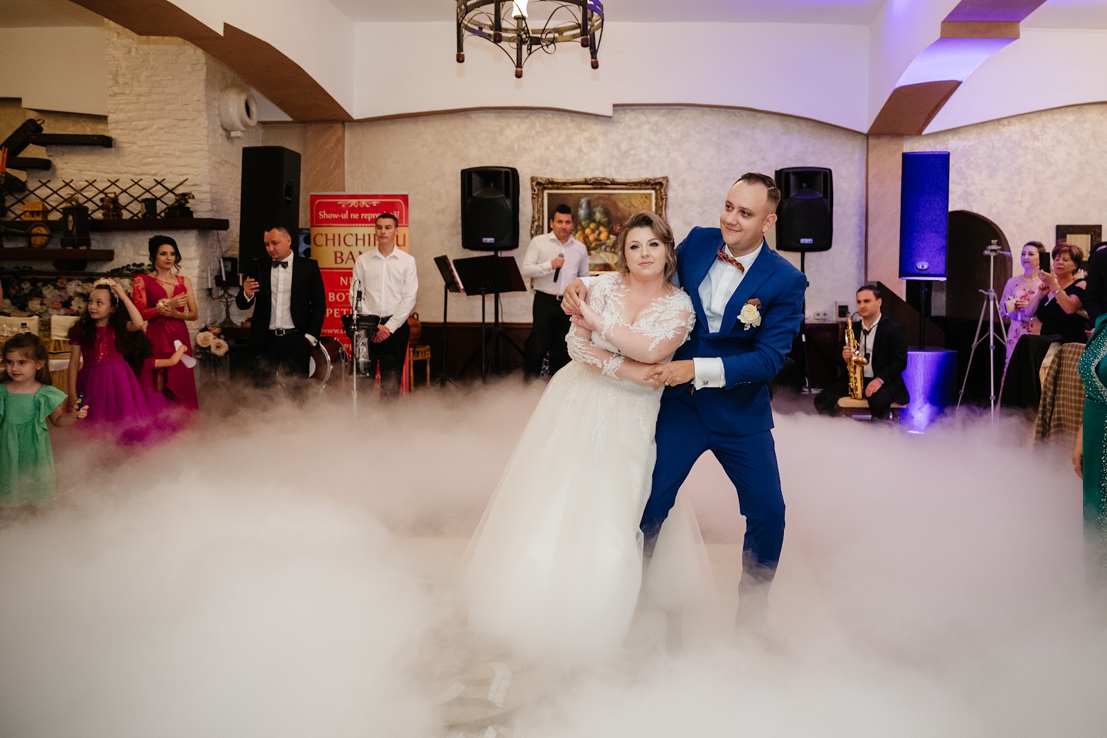 Ikim Dance - cursuri de dans popular, latino, vals & dansul mirilor