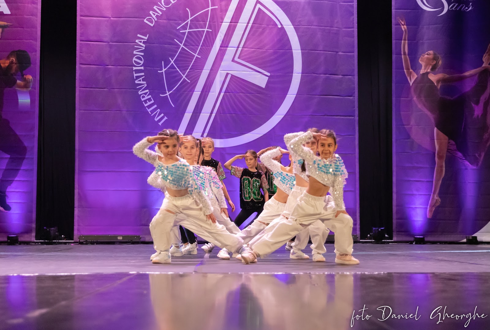 Nikons Dance Team
