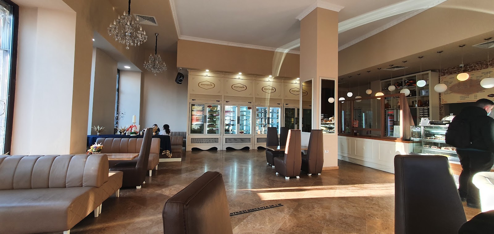 Danelis Coffee & Sweet Bar
