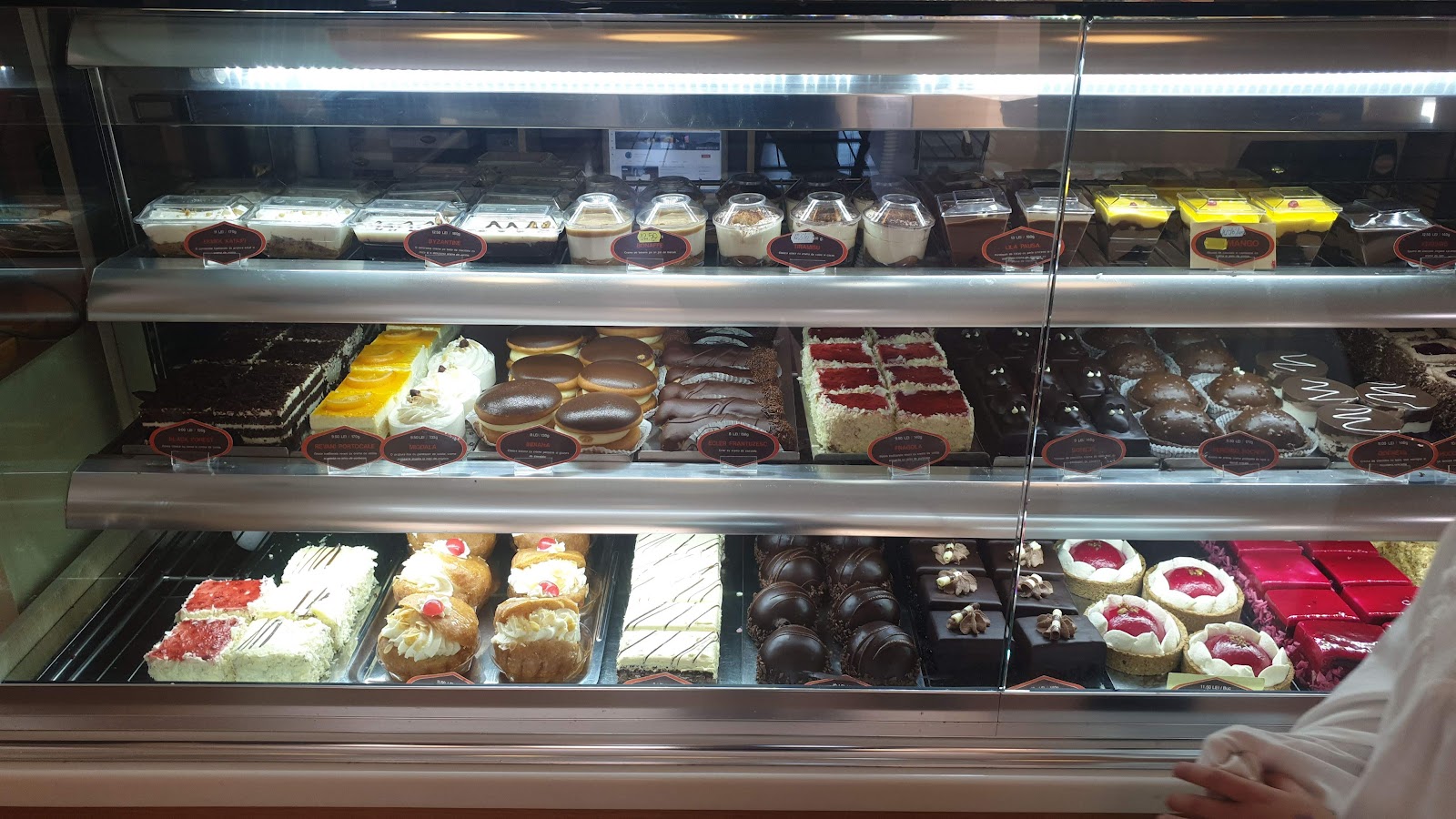 Danelis Coffee & Sweet Bar