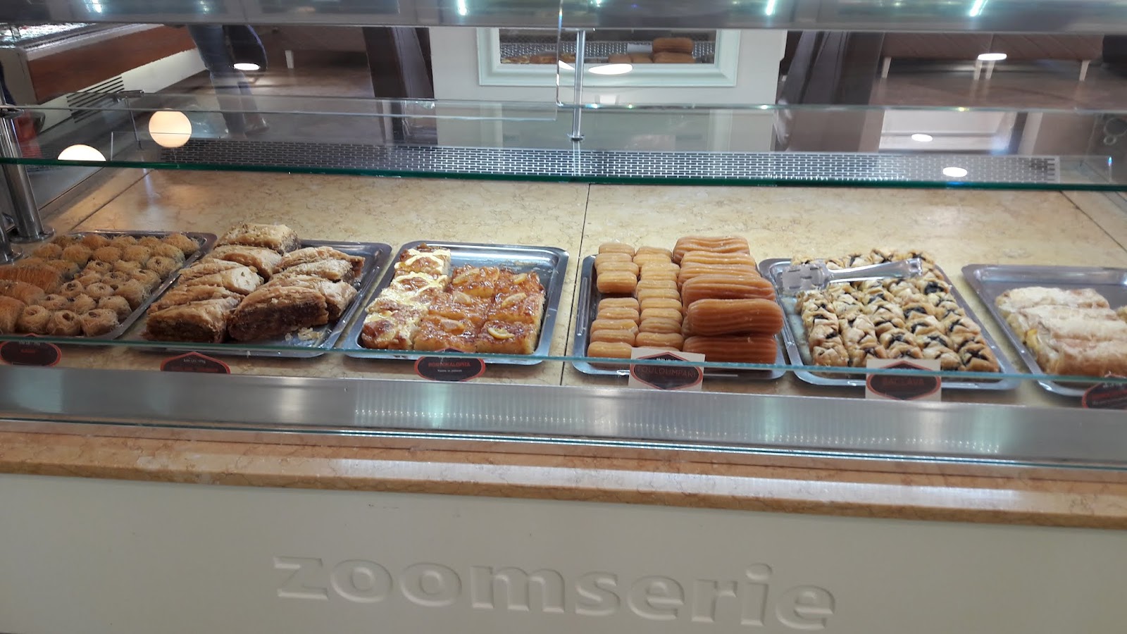 Danelis Coffee & Sweet Bar