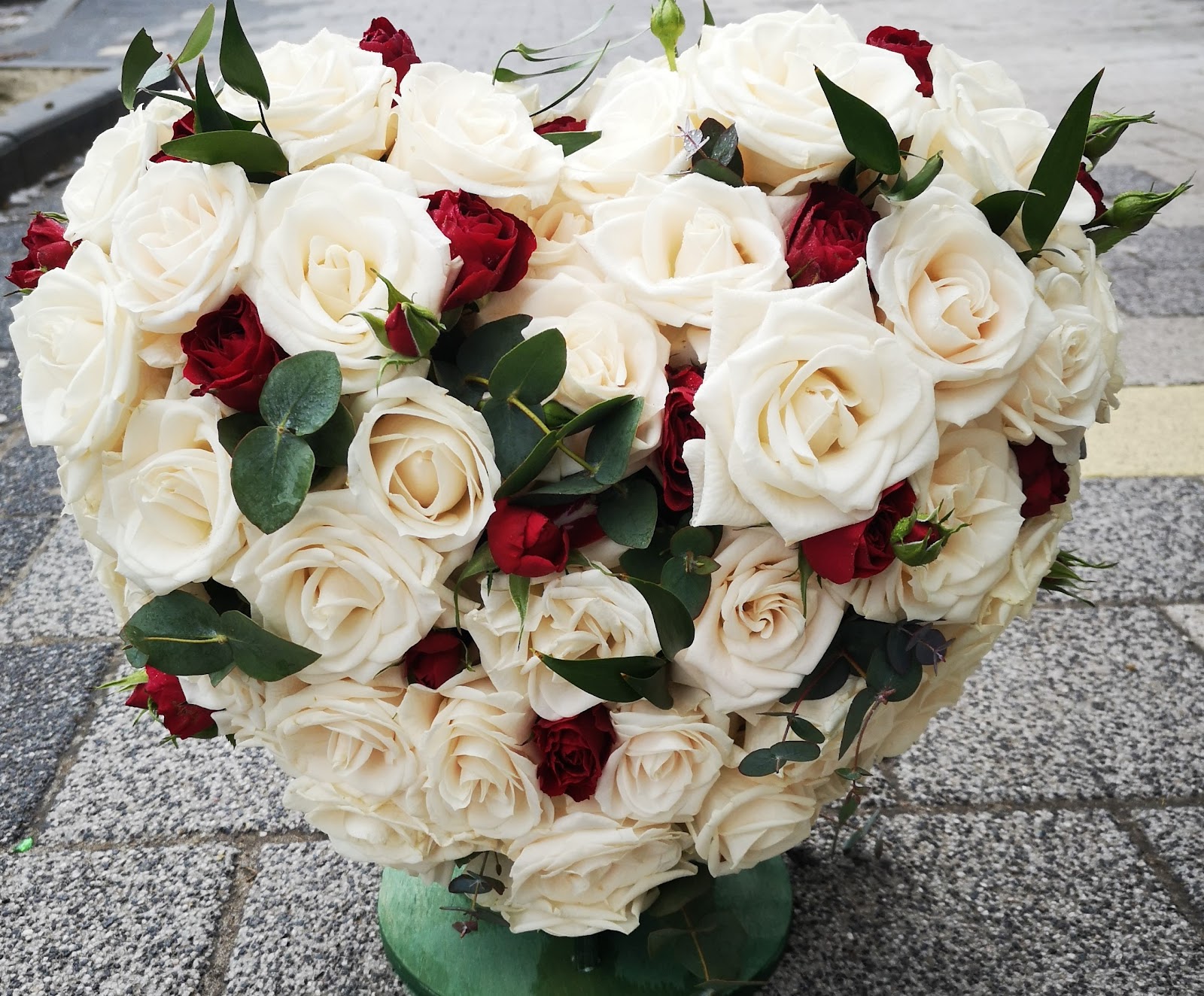 FLORARIA ANNA FLOWERS
