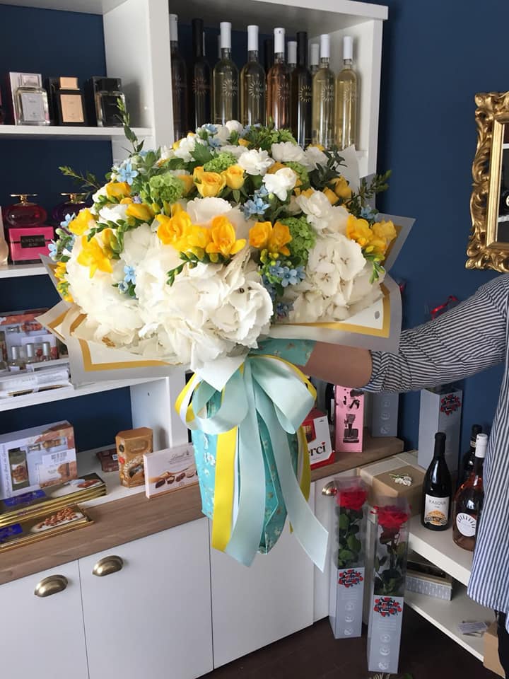 Victorian 128 Flowers & Gifts