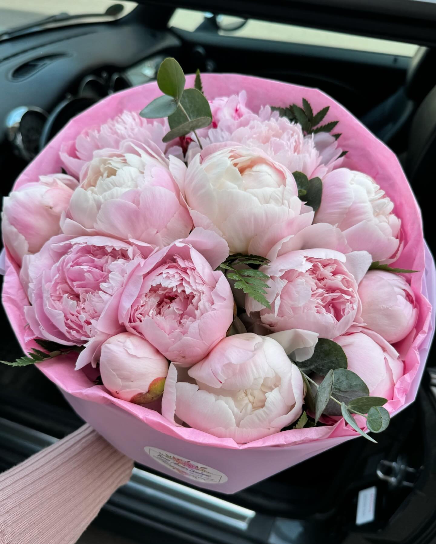 Roses Flowers Boutique