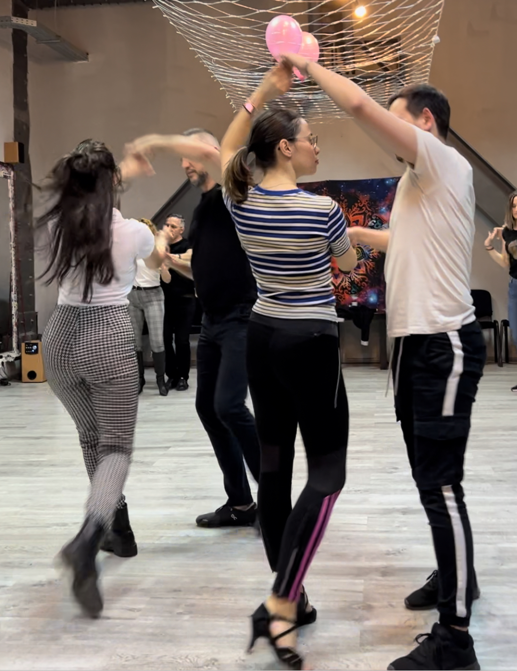 Studio Latino Dreams | Scoala de dans | Cursuri de dansuri latino | Bachata | Salsa I Kizomba