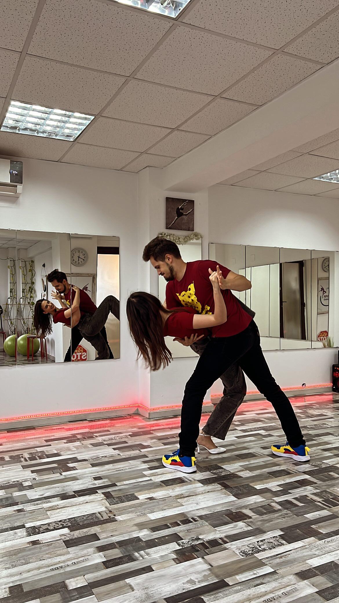 Dansul Mirilor - ANIRI Dance Bucuresti