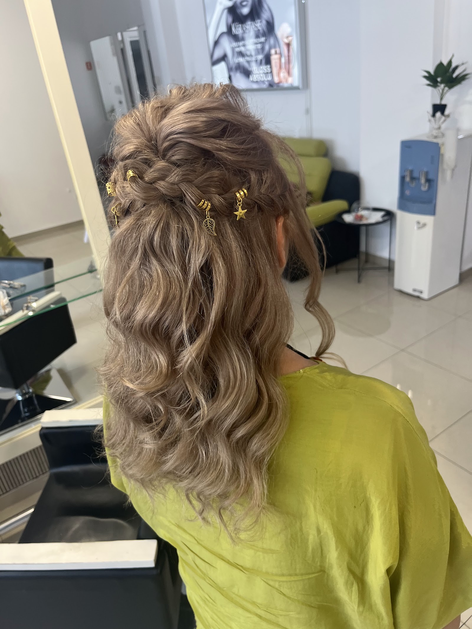 Costy Scutariu - Hairstylist