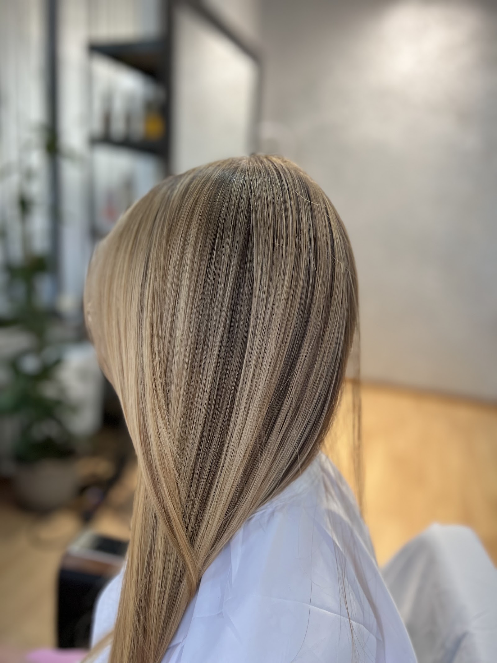 HAIR ROOM - BEAUTY SALON