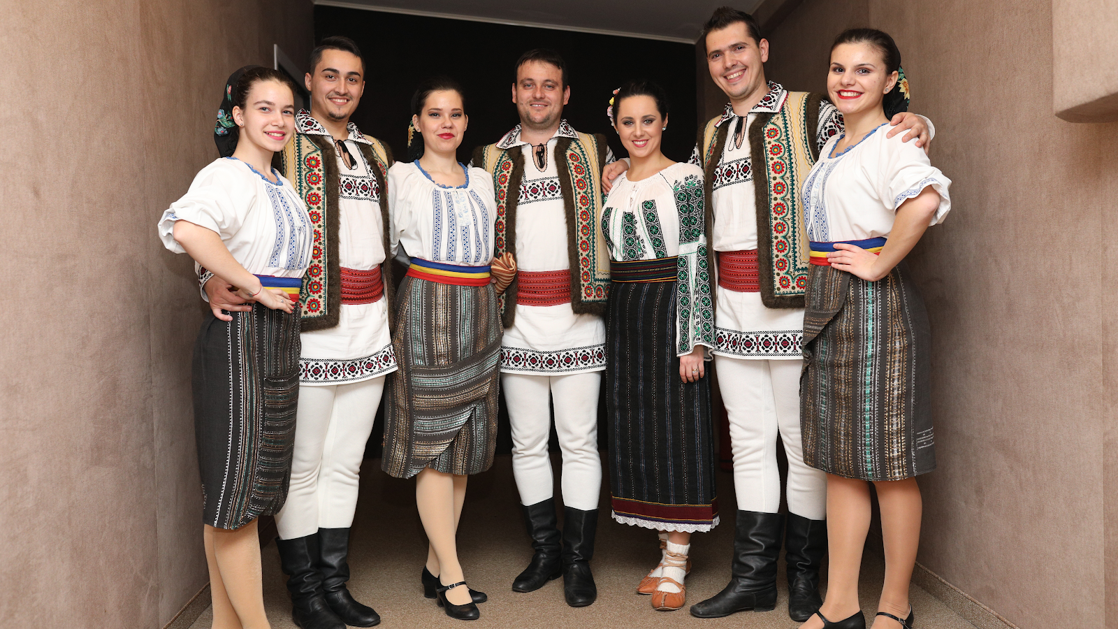 Școala de Dans Năframa, Cursuri Dans Popular București