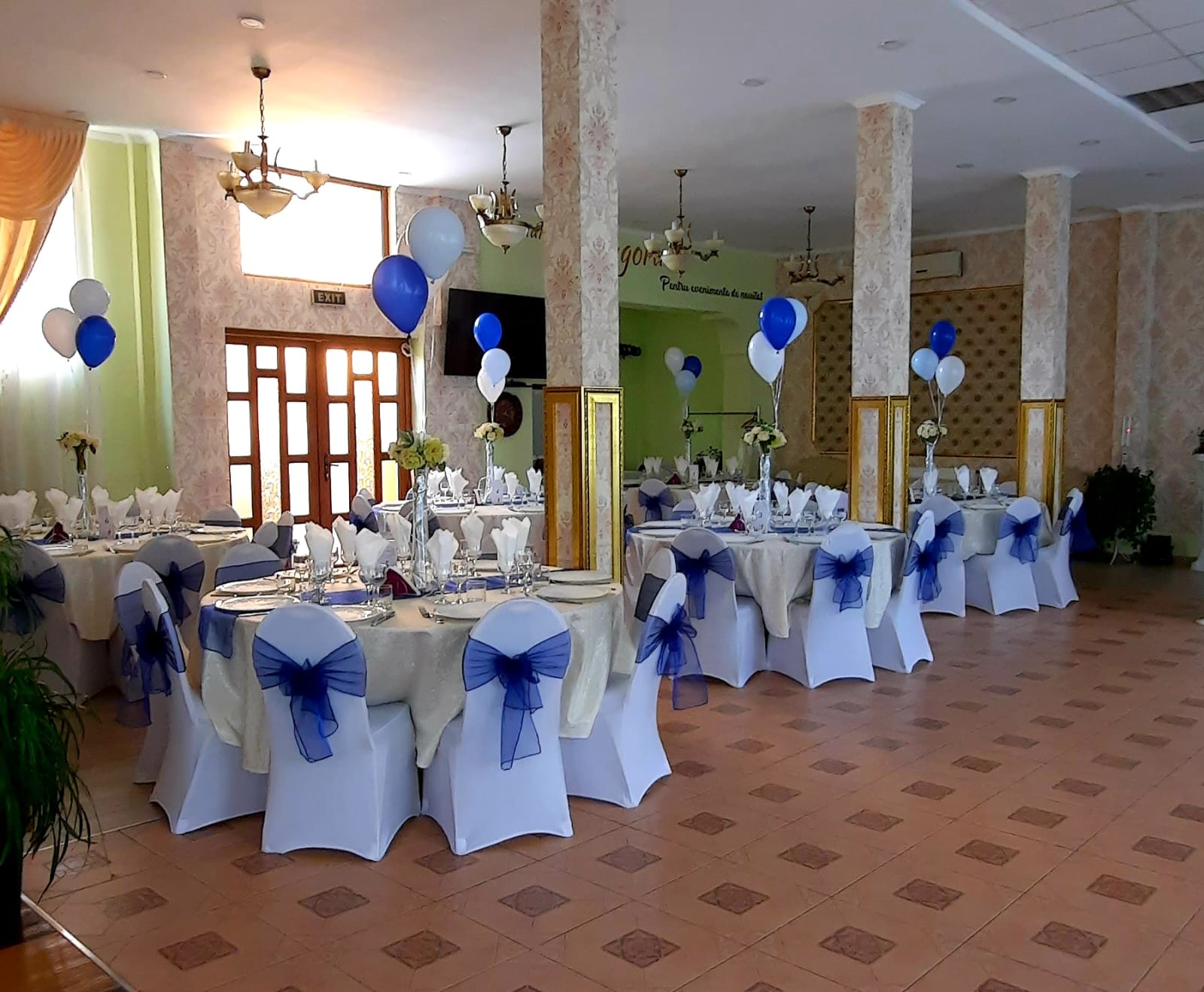 Floraria Atelierul cu minuni decorative-Livrari flori Brasov
