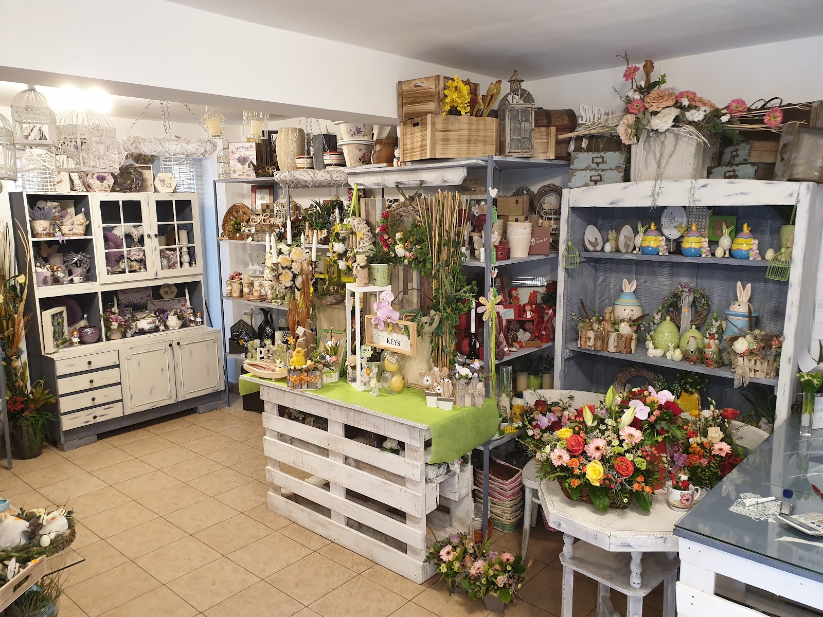 Ada Boutique (aranjamente florale nunți, evenimente)