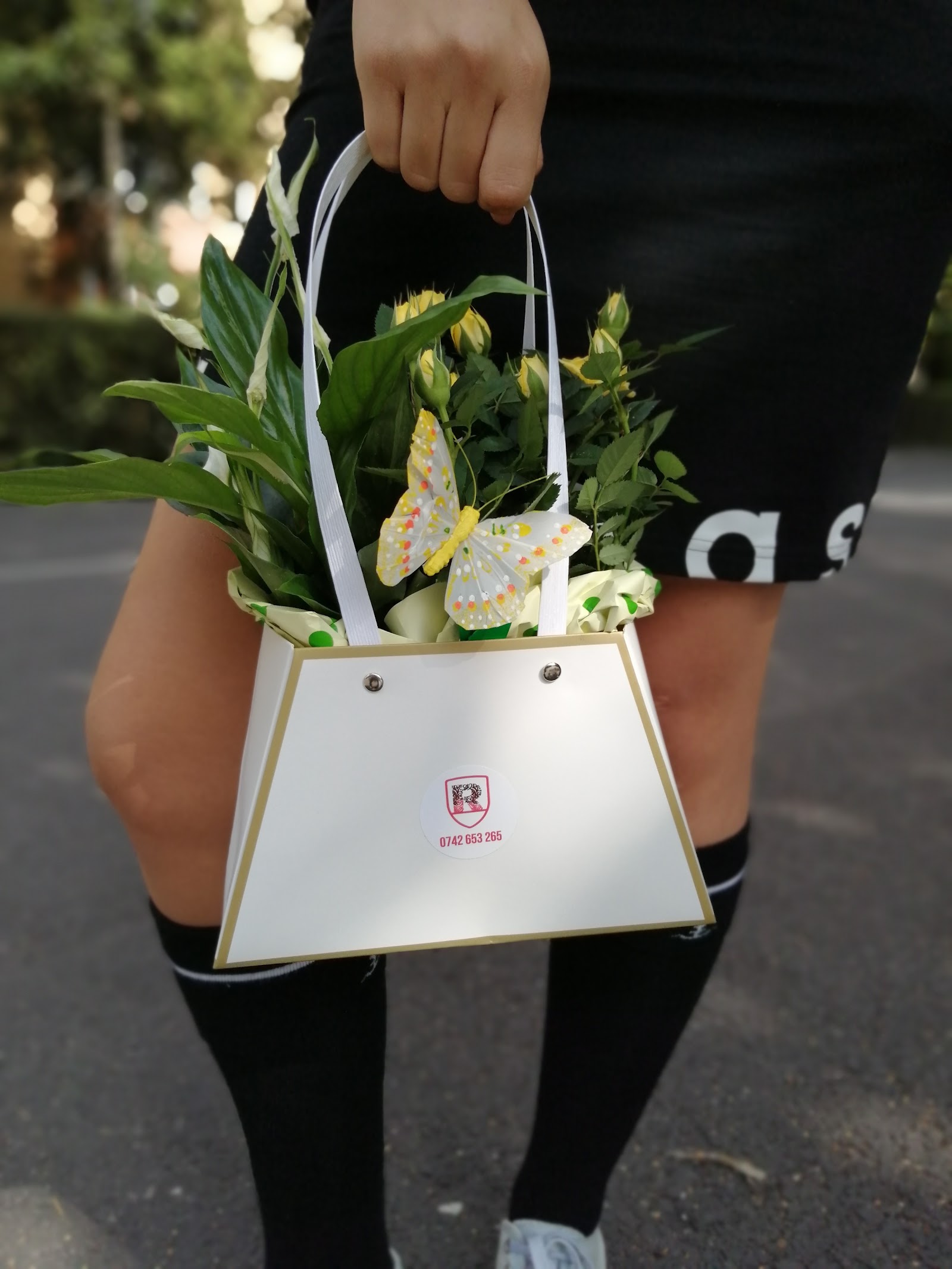 Ralu's Flowers and Wine