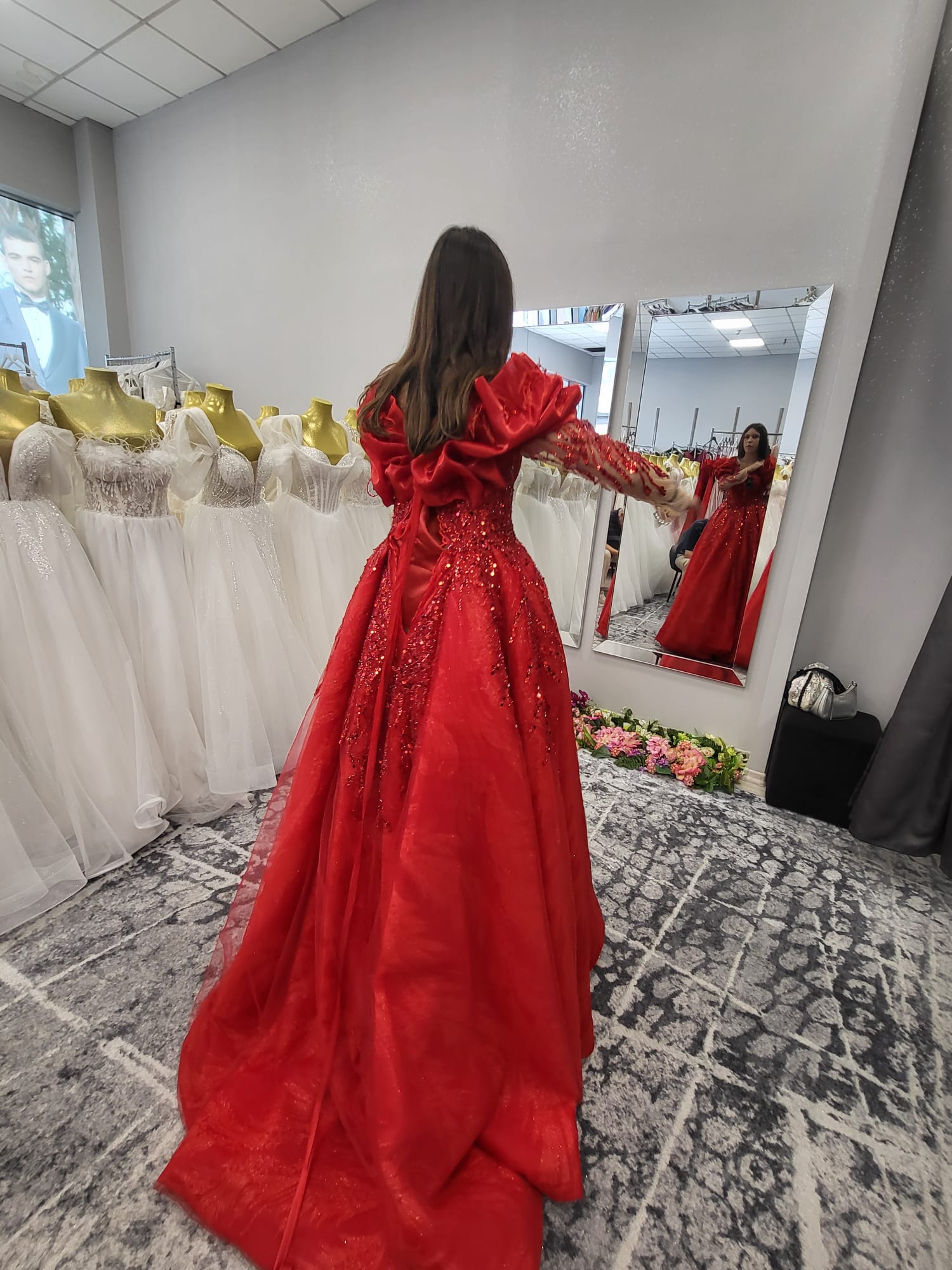 Magazin Rochii de mireasă și Costume Eliana mall