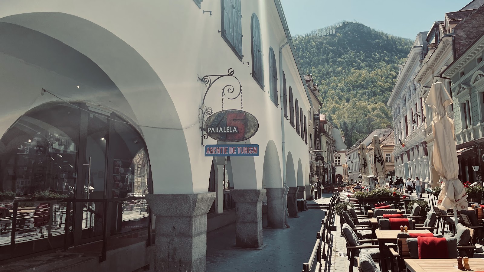 Paralela 45 Brasov-Piata Sfatului (franciza Paralela45)