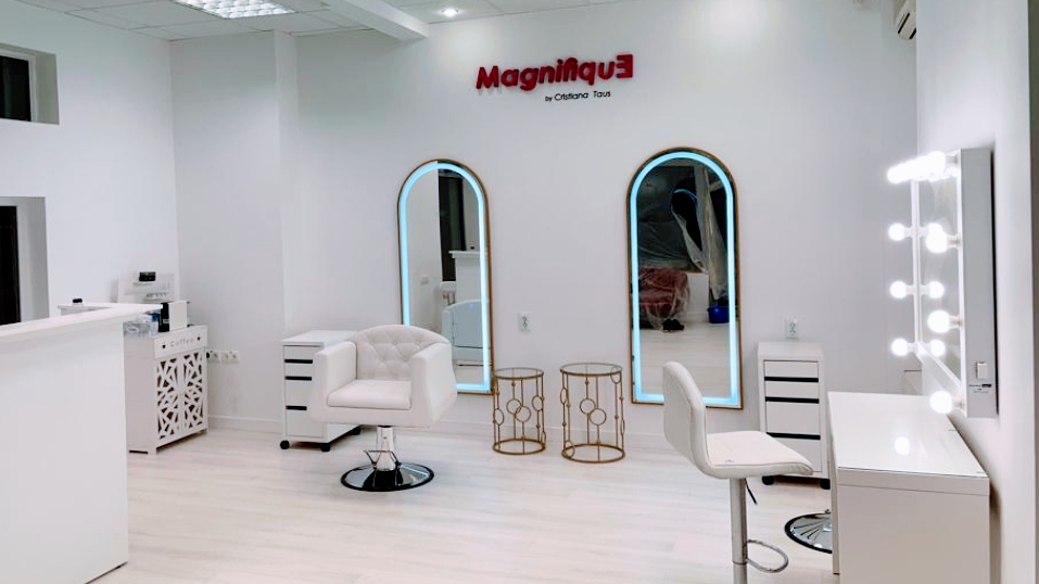 Salon Magnifique by Cristiana Taus (make-up artist)