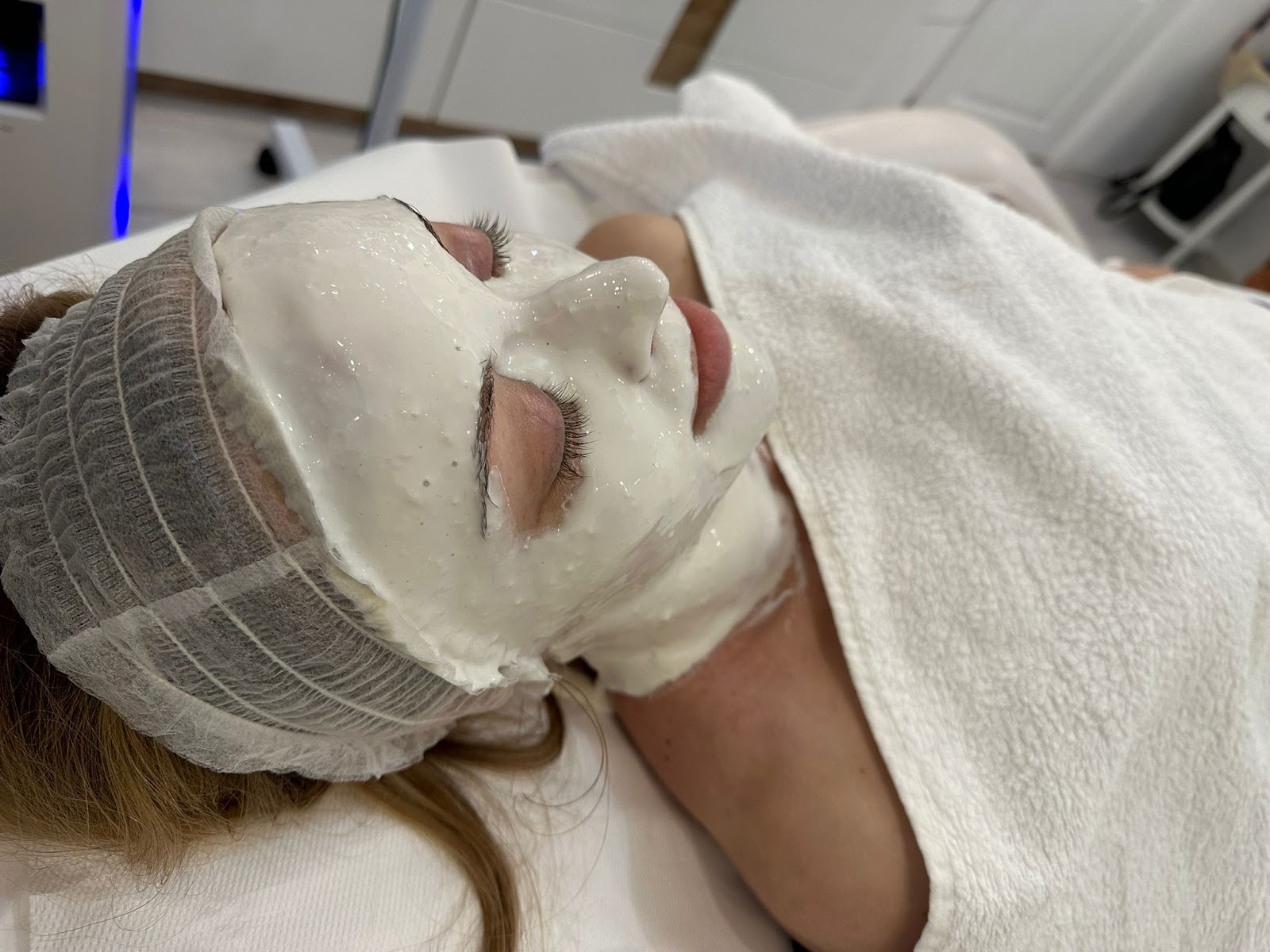 Anca Cosmetics Studio - Tratamente faciale profesionale, Epilare definitivă, Epilare cu laser, Servicii de cosmetică, Brașov