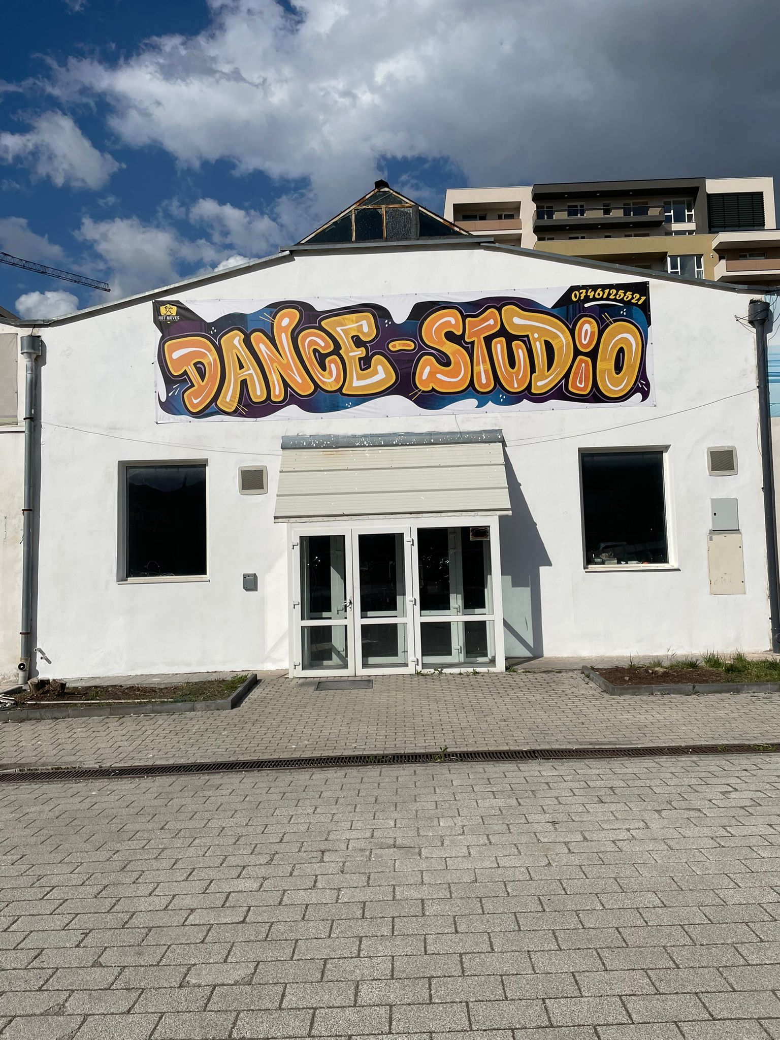Hot Moves Dance Club