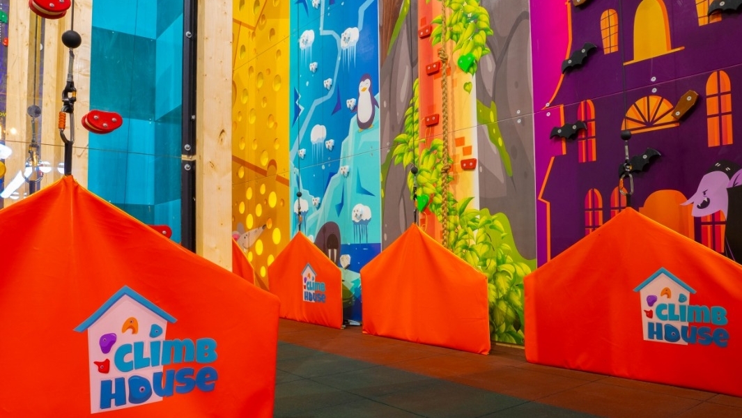 Climb House Brasov - Loc de joacă pentru copii, sală de cățărat