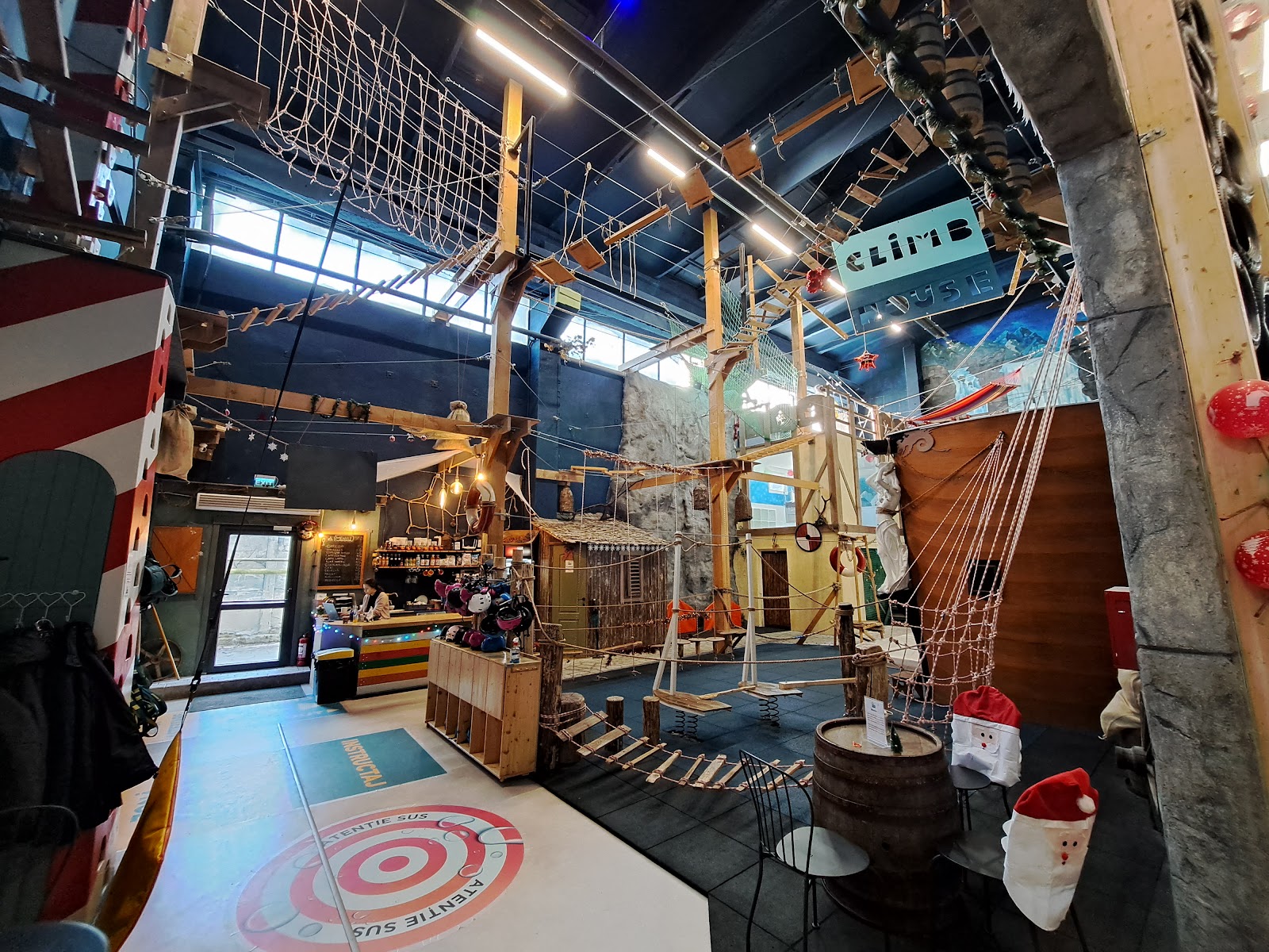 Climb House Brasov - Loc de joacă pentru copii, sală de cățărat