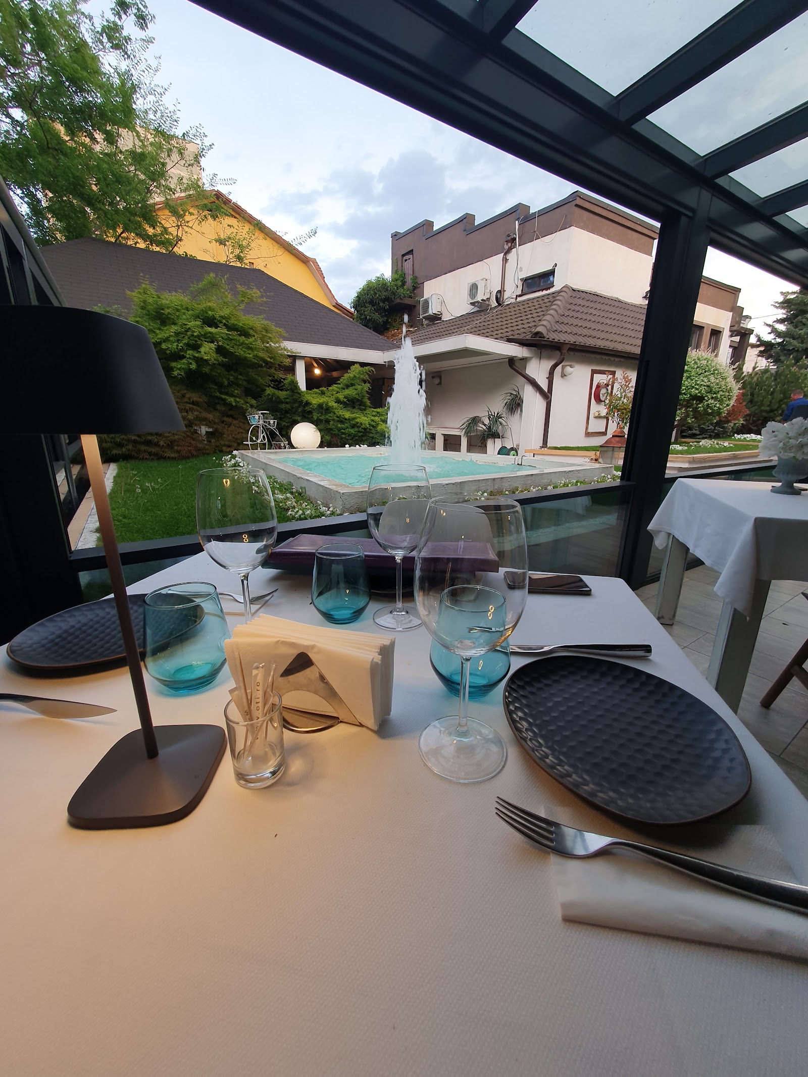 Le Baron Restaurant