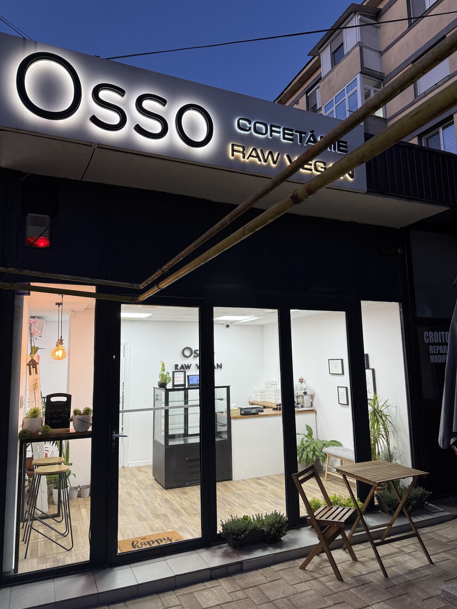 Cofetaria Osso Raw Vegan- torturi si prajituri fara zahar