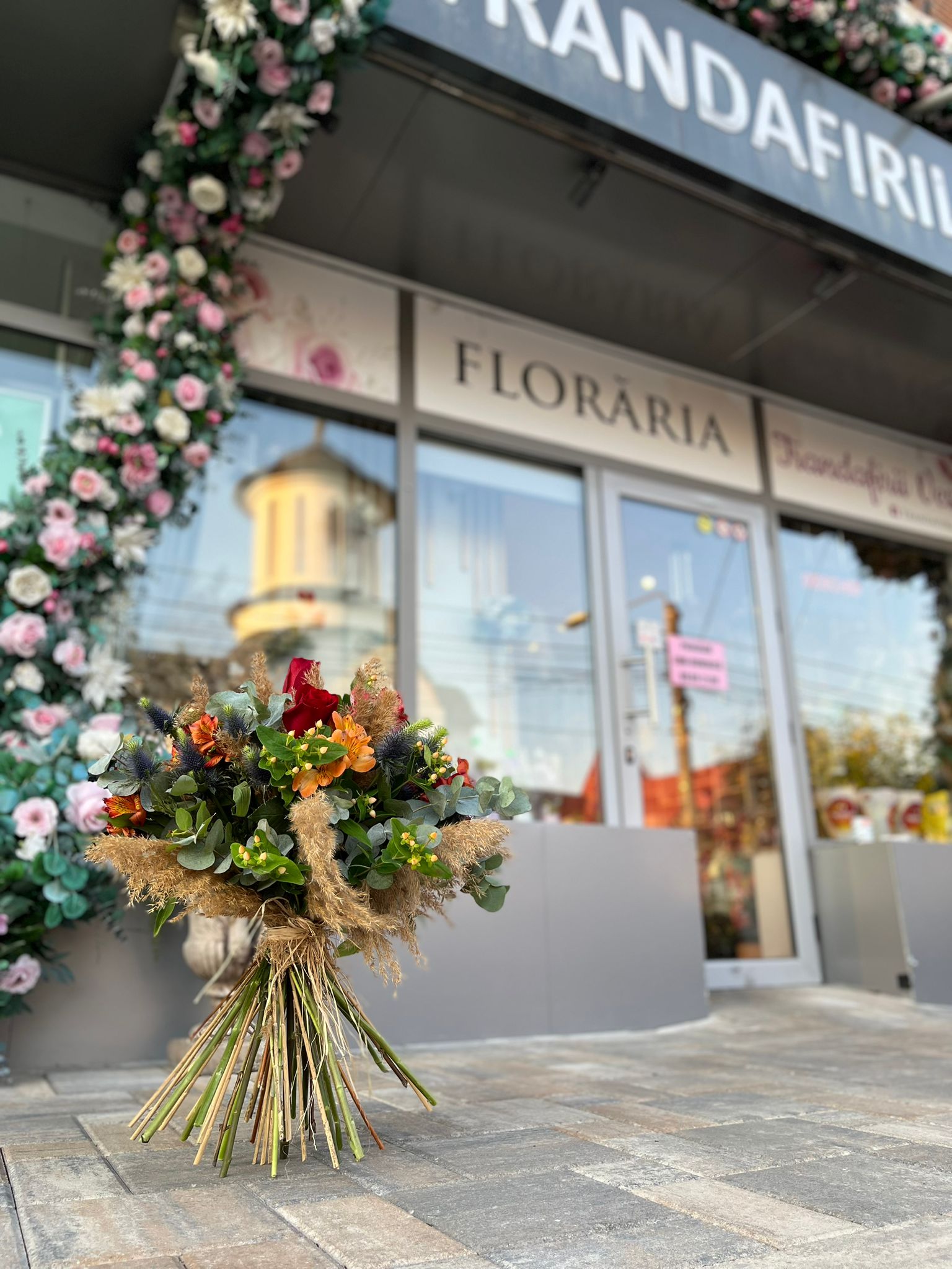 Florăria Trandafirii Veseli Sărari