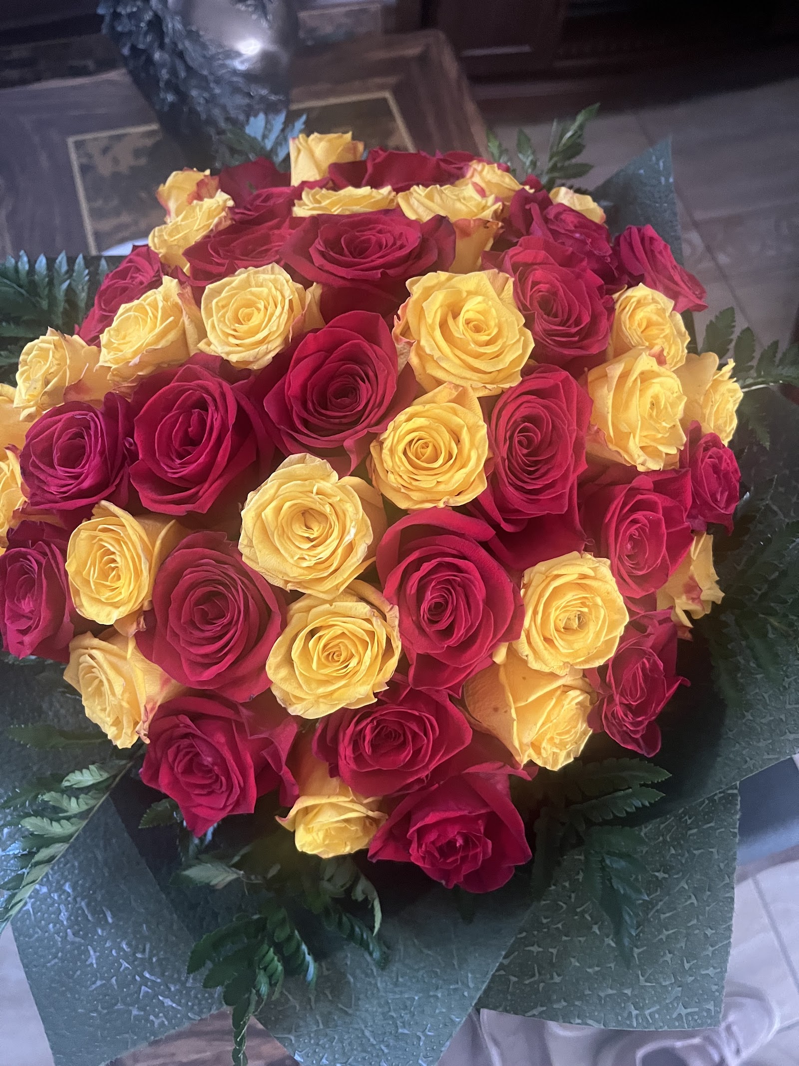 FLORARIA FLORI DE MAI D&T SRL
