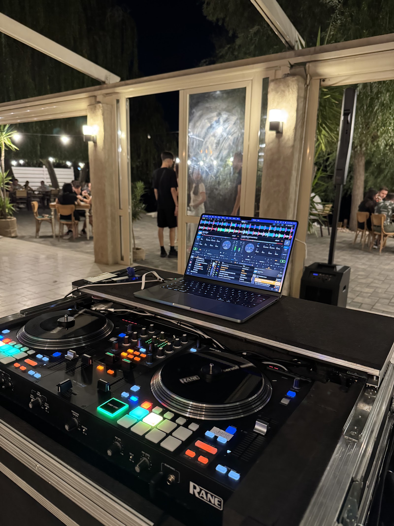 DJ SHOFY – Dj sonorizare și lumini Nuntă & Evenimente Craiova
